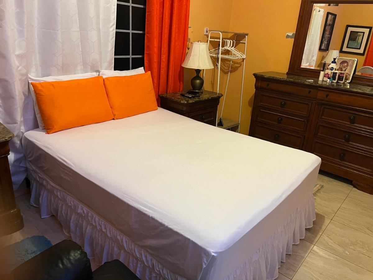 Cool Breeze Mobay Apartment Montego Bay Exterior photo